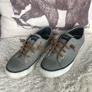 Sperry sneaker